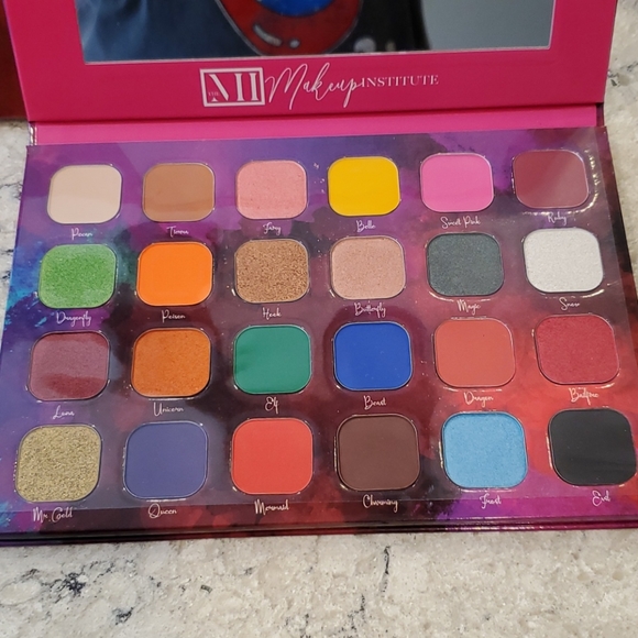 MI Enchanted EyeShadow Pallete, Brand NEW - Picture 6 of 6
